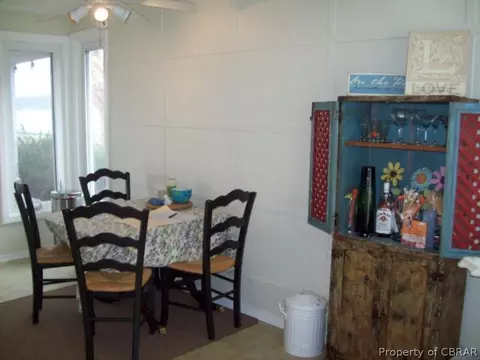 12037 Roane Ave, Gloucester, VA 23061 photo 9