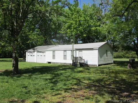 70 Carters Cove Dr, Weems, VA 22576 photo 2