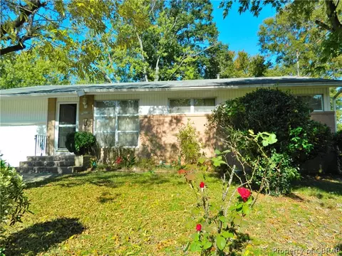 3318 W Weaver Rd, Hampton, VA 23666 photo 1