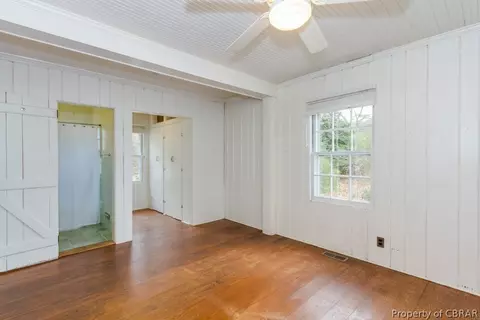 1384 Mercer Rd, Gloucester Point, VA 23062 photo 11