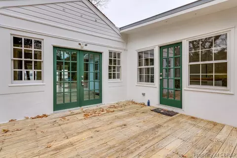 1384 Mercer Rd, Gloucester Point, VA 23062 photo 3