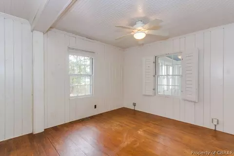 1384 Mercer Rd, Gloucester Point, VA 23062 photo 12