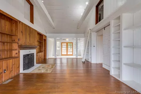 1384 Mercer Rd, Gloucester Point, VA 23062 photo 6