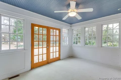 1384 Mercer Rd, Gloucester Point, VA 23062 photo 4