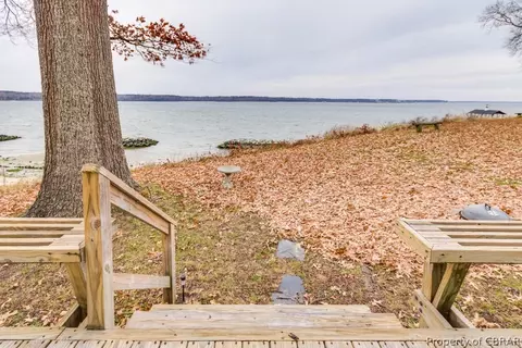 1384 Mercer Rd, Gloucester Point, VA 23062 photo 25