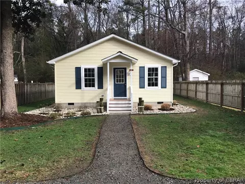 141 Maple Ave, Mathews, VA 23109 photo 1