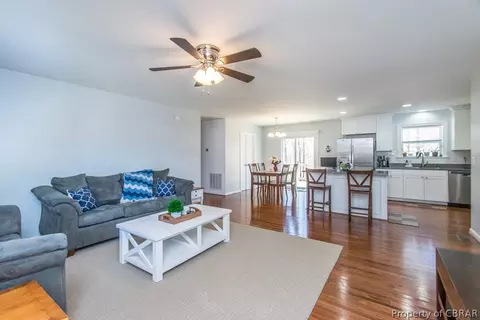 9034 Chriscoe Ln, Gloucester, VA 23061 photo 2