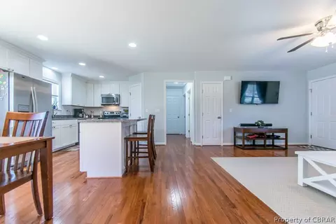 9034 Chriscoe Ln, Gloucester, VA 23061 photo 12