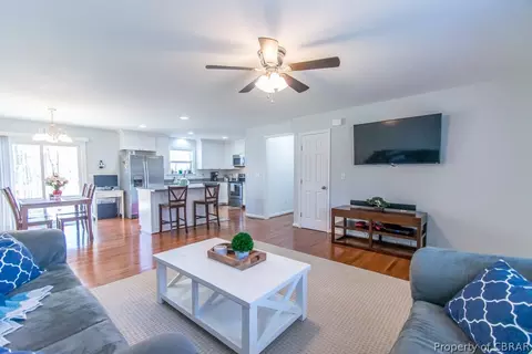 9034 Chriscoe Ln, Gloucester, VA 23061 photo 3
