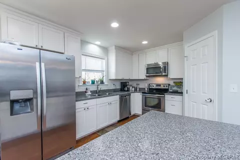 9034 Chriscoe Ln, Gloucester, VA 23061 photo 6