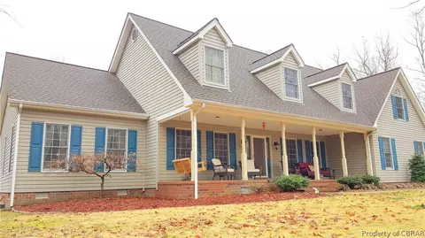 7875 Snowhaven Ln, Gloucester, VA 23061 photo 1