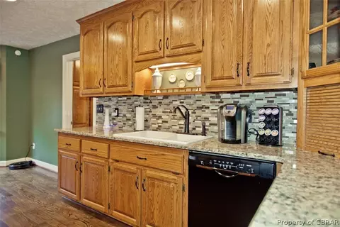 7875 Snowhaven Ln, Gloucester, VA 23061 photo 10