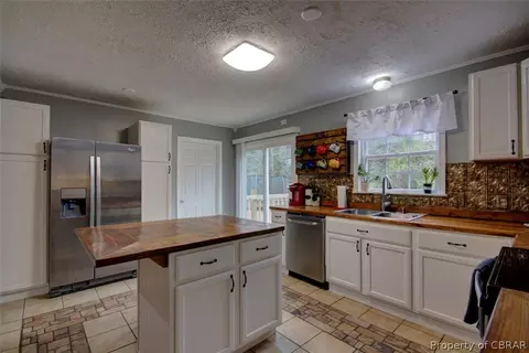10535 Cedar Gate Ln, Dutton, VA 23050 photo 9