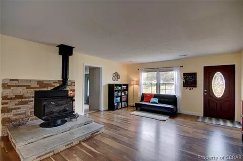 6249 Shady Ln, Gloucester, VA 23061 photo 2