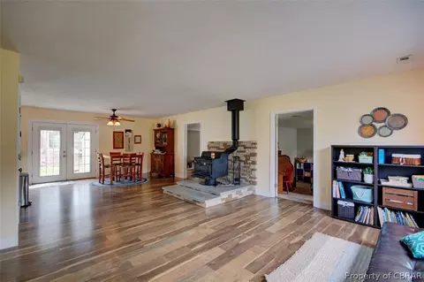 6249 Shady Ln, Gloucester, VA 23061 photo 3