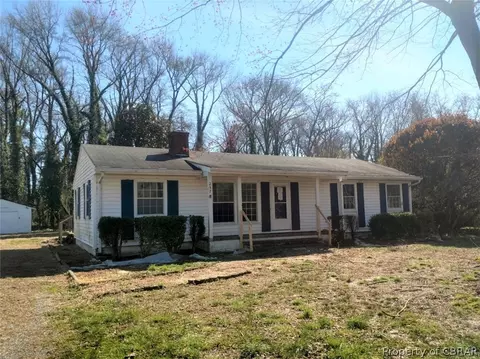 257 James Ln, Weems, VA 22576 photo 1
