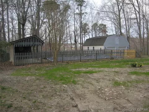 5862 Hillside Dr, Gloucester, VA 23061 photo 4