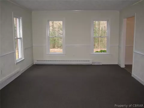 5862 Hillside Dr, Gloucester, VA 23061 photo 11