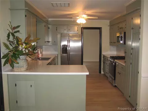 5862 Hillside Dr, Gloucester, VA 23061 photo 13