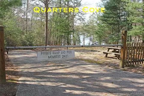 134 Pirates Pl, Weems, VA 22576 photo 10