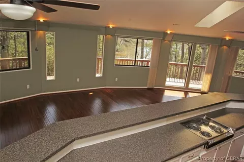 134 Pirates Pl, Weems, VA 22576 photo 21