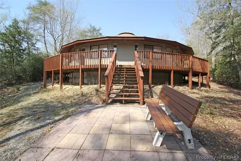 134 Pirates Pl, Weems, VA 22576 photo 5