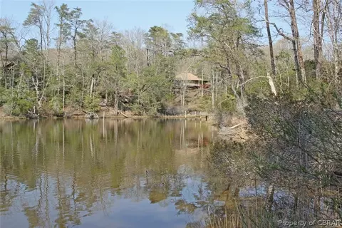134 Pirates Pl, Weems, VA 22576 photo 3
