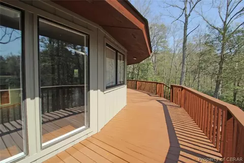 134 Pirates Pl, Weems, VA 22576 photo 6