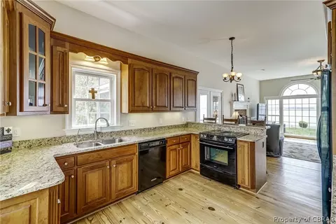 5464 York Haven Ln, Gloucester, VA 23061 photo 14