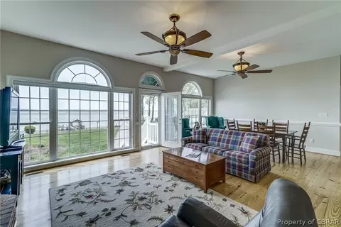 5464 York Haven Ln, Gloucester, VA 23061 photo 17