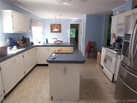 70 Moores Pointe Rd, Deltaville, VA 23043 photo 5