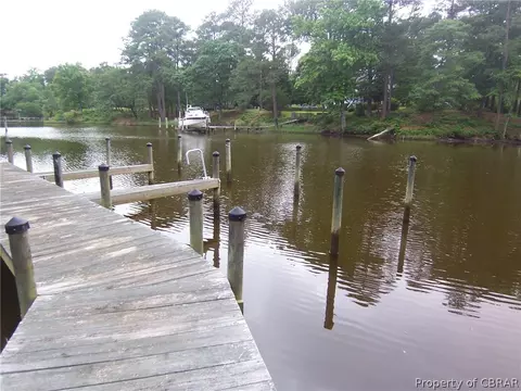 70 Moores Pointe Rd, Deltaville, VA 23043 photo 7