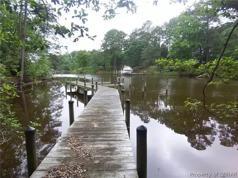 70 Moores Pointe Rd, Deltaville, VA 23043 photo 8