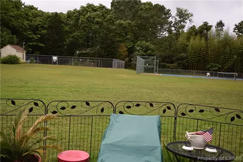 7737 The Points Pl, Gloucester Point, VA 23062 photo 18
