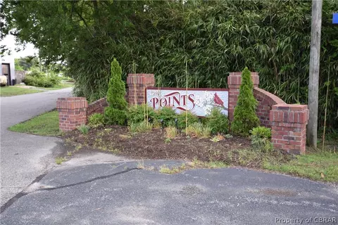 7737 The Points Pl, Gloucester Point, VA 23062 photo 3