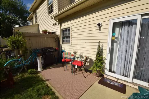 7737 The Points Pl, Gloucester Point, VA 23062 photo 16