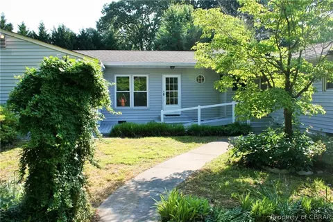 7622 Ashe St, Gloucester Point, VA 23062 photo 1