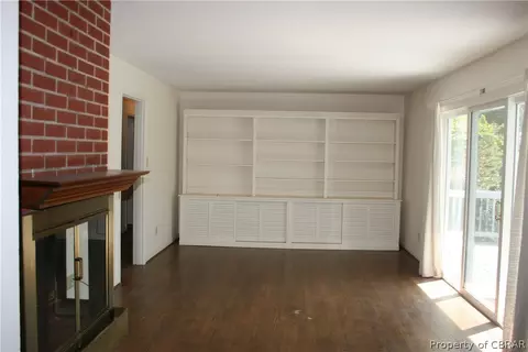 7622 Ashe St, Gloucester Point, VA 23062 photo 4
