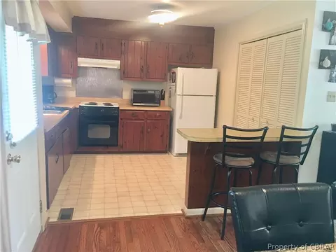 6448 Meadow Dr, Gloucester, VA 23061 photo 2