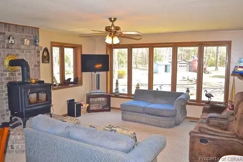 294 Pineview Dr, Hartfield, VA 23071 photo 6