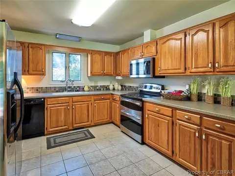 6518 Fairbrook Ct, Gloucester, VA 23061 photo 5
