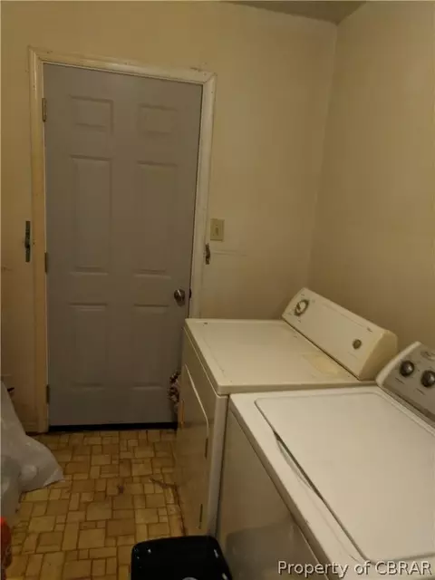 8772 Marlfield Rd, Gloucester, VA 23061 photo 6