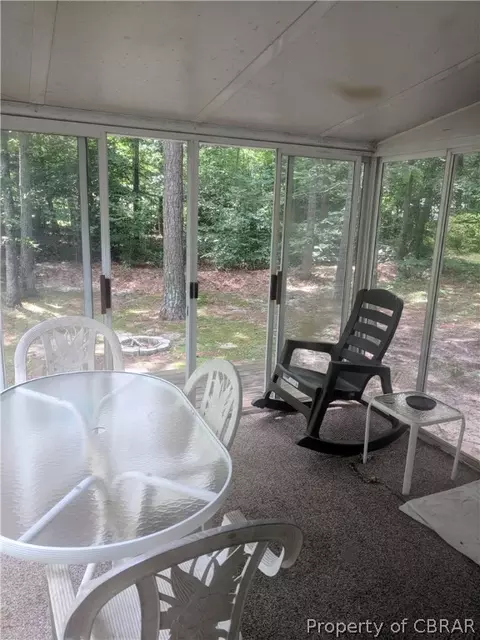 8772 Marlfield Rd, Gloucester, VA 23061 photo 2