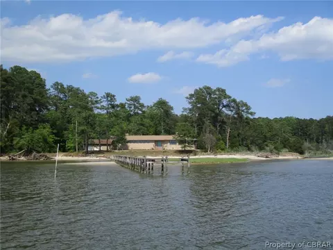 5414 York Haven Ln, Gloucester, VA 23061 photo 3