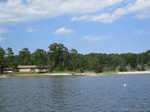 5414 York Haven Ln, Gloucester, VA 23061 photo 2
