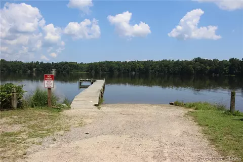 12437 Pine Trl, Gloucester, VA 23061 photo 24