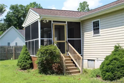 12437 Pine Trl, Gloucester, VA 23061 photo 4
