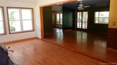 7517 Three Hickories Ln, Gloucester, VA 23061 photo 5