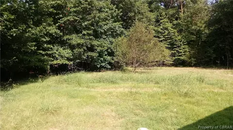 7517 Three Hickories Ln, Gloucester, VA 23061 photo 2