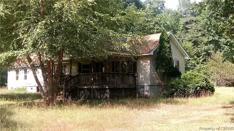 7517 Three Hickories Ln, Gloucester, VA 23061 photo 1